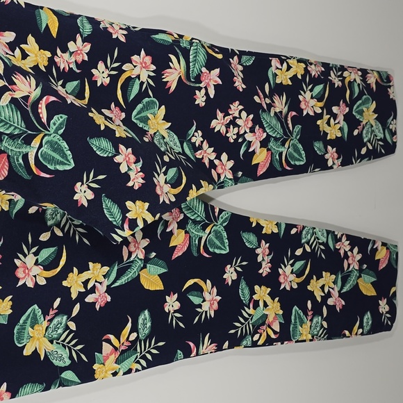 {Old Navy} High Rise Pixie Pants With Secret-Slim Pockets - Navy Floral SIZE 14 - Picture 9 of 14